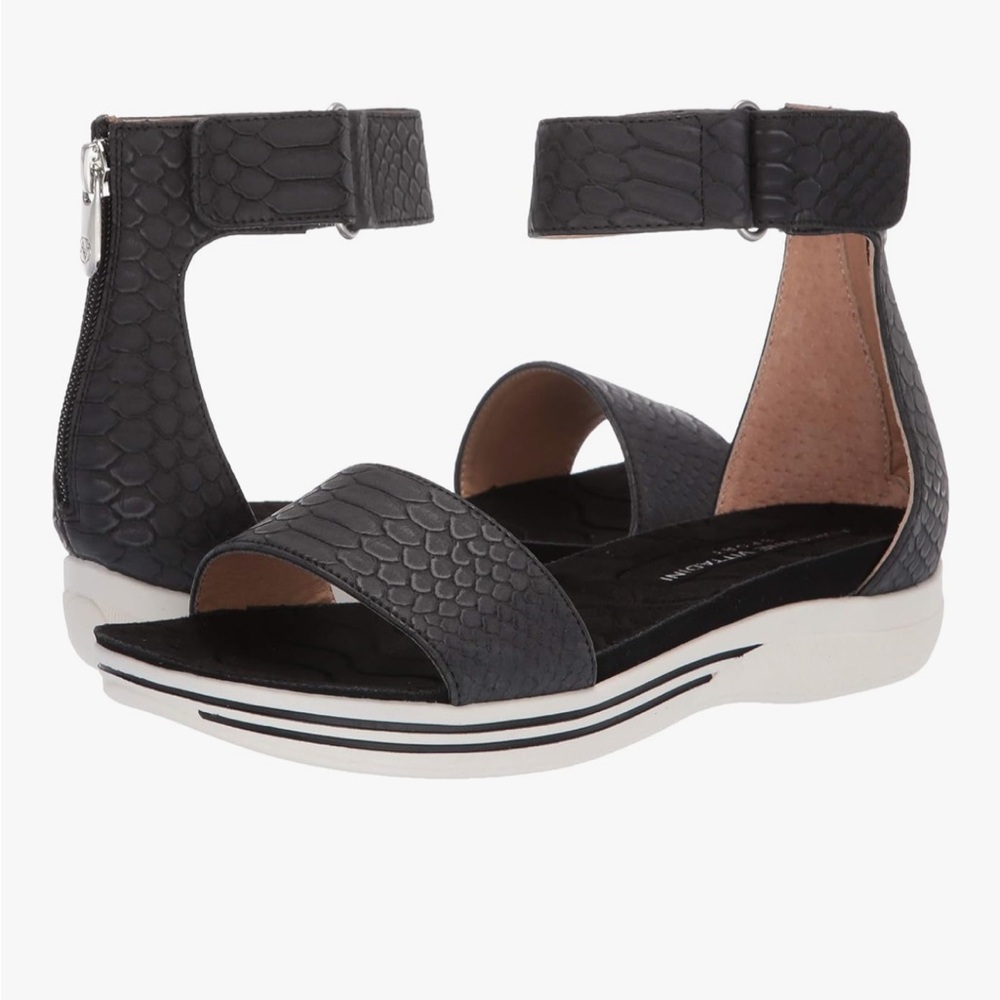 ADRIENNE VITTADINI Women's Carlos Sandal new size 8